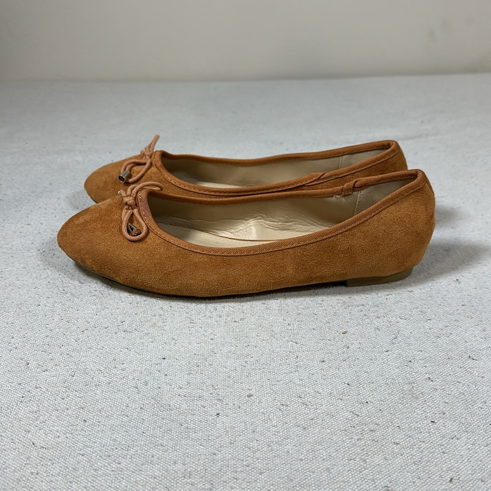 Elegant Tan Suede Ballet Flats - Picture 3 of 10